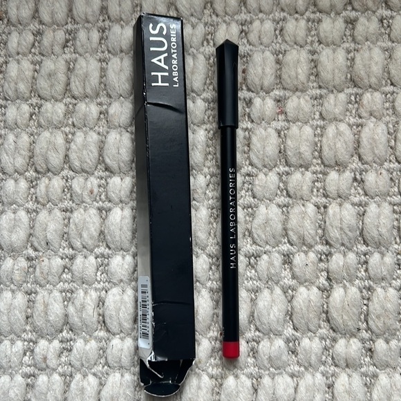 ⭐️haus LABORATORIES By Lady Gaga: RIP LIP LINER in Strip⭐️ - Picture 5 of 6